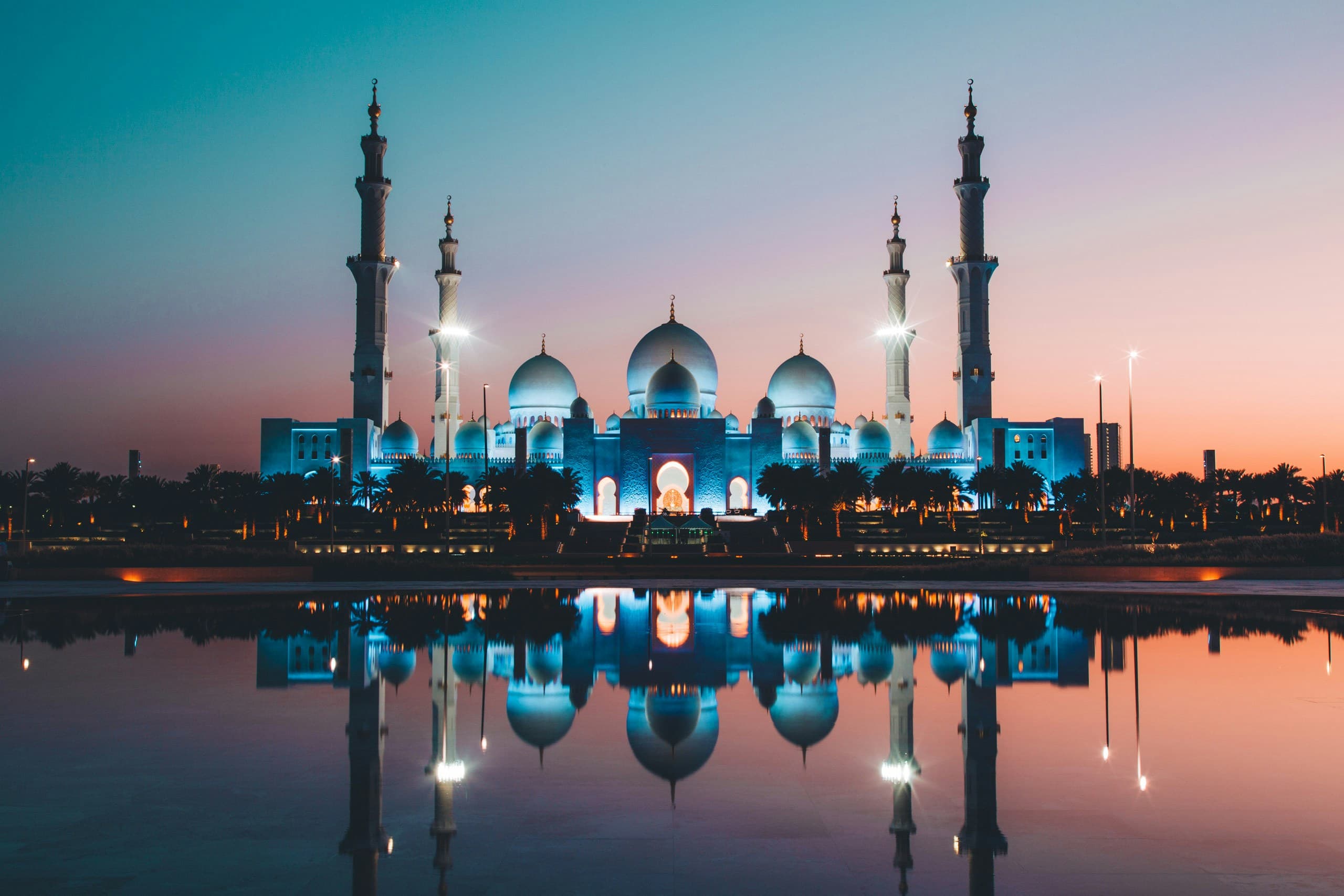 Cover Image for Discovering Abu Dhabi: A Cultural Melting Pot of Modernity and Tradition